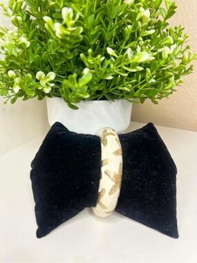 Sequin NY Gold Starfish Cream Enamel Hinge Bangle Bracelet Coastal